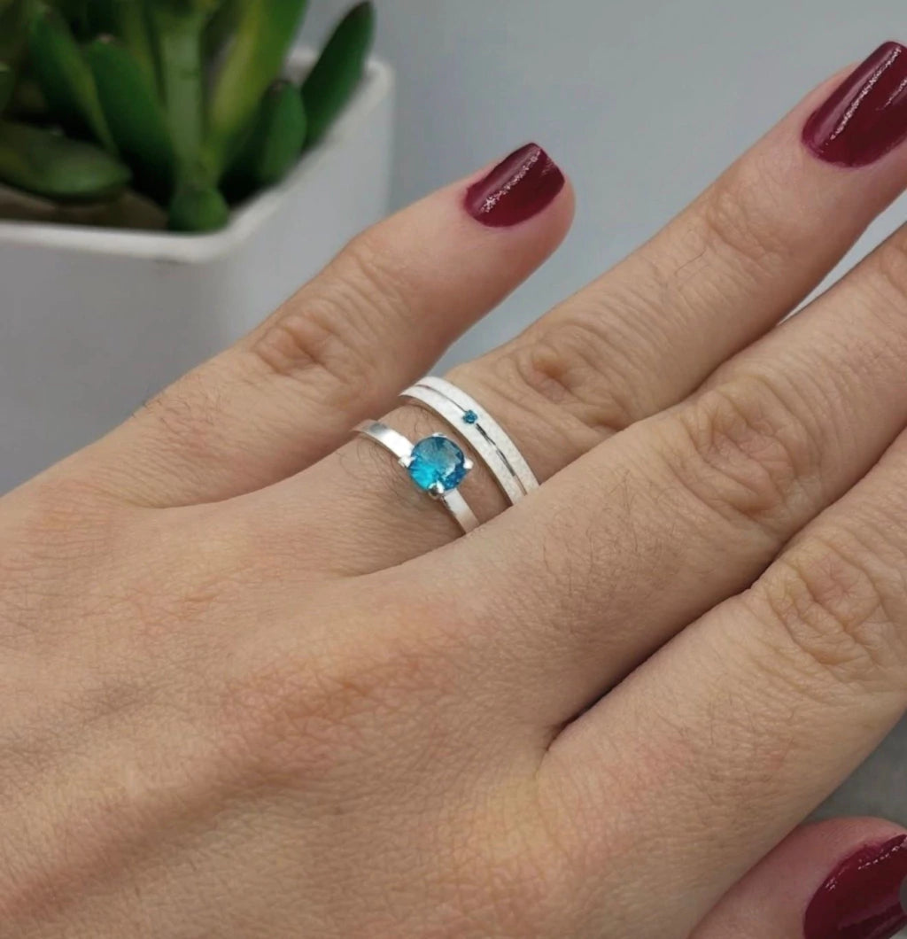 Aliança Frisada Pedra Azul em 3MM + Anel Solitário (Brinde) + Gravação Grátis