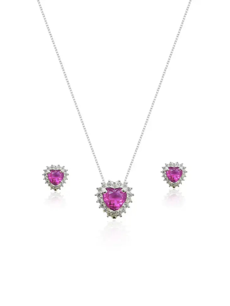 Conjunto de joias em prata 925 com pedra rosa em formato de coração e detalhes em zircônias