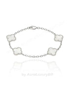 Pulseira em prata 925 com detalhes em formato de flor e acabamento premium, ideal para joias elegantes.